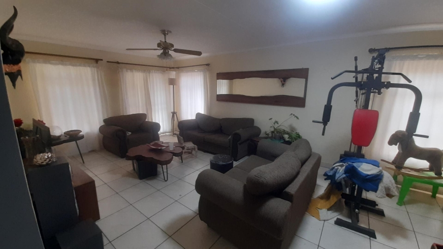 3 Bedroom Property for Sale in Ifafi North West